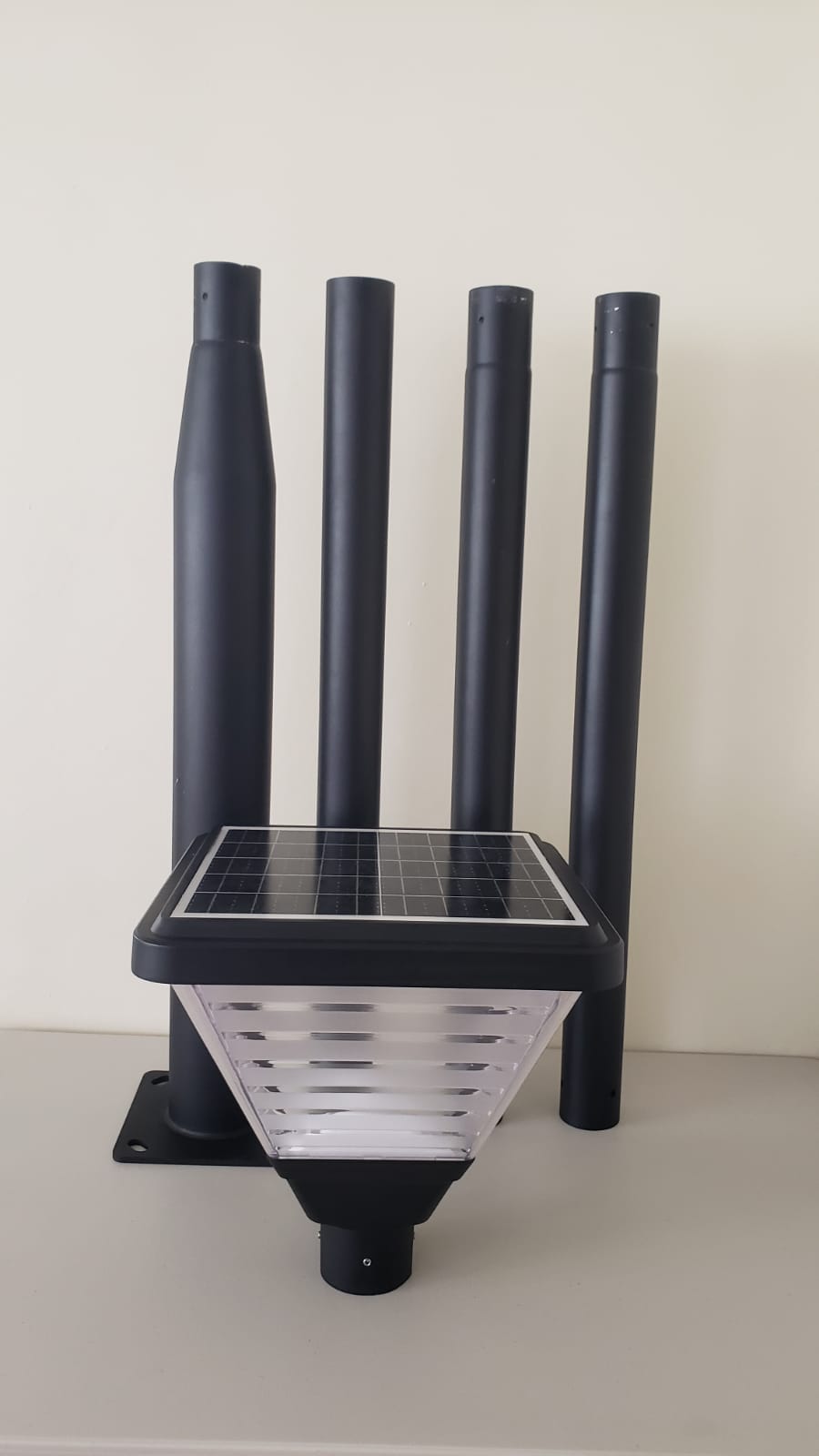 EV-2 Pole Lawn Solar Light With 3 m Pole - Image 2